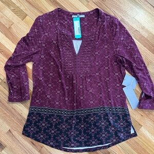 Daniel Rainn Soft Split Neck knit Top